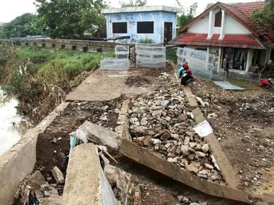 Potret Terkini Perbaikan Tanggul Sungai Bekasi yang Jebol