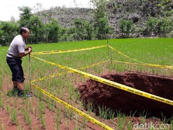 Diguyur Hujan Lebat, Lubang Menganga di Gunungkidul Makin Lebar