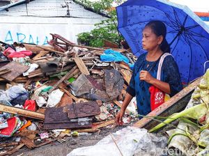 Banjir Surut, Sampah Menumpuk di Cengkareng