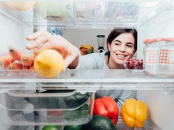 Siapa Mau? Kulkas Canggih Ini Bisa Carikan Resep dan Jodoh