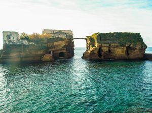 Pulau Surga Terkutuk yang Dulu Dimiliki Miliarder Dunia