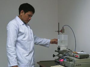 Dosen ITS Tengah Teliti Alat Pendeteksi Gelatin Babi Dosen ITS Tengah Teliti Alat Pendeteksi Gelatin Babi
