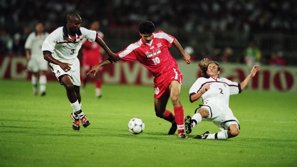 Duel Iran dan Amerika Serikat di Pala Dunia 1998 (Stu Forster/Getty Images)