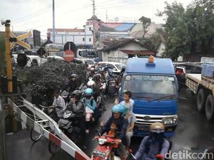 Saran Pakar Atasi Macet Dampak Operasional KA Bandara Solo: Rel Layang Saran Pakar Atasi Macet Dampak Operasional KA Bandara Solo: Rel Layang