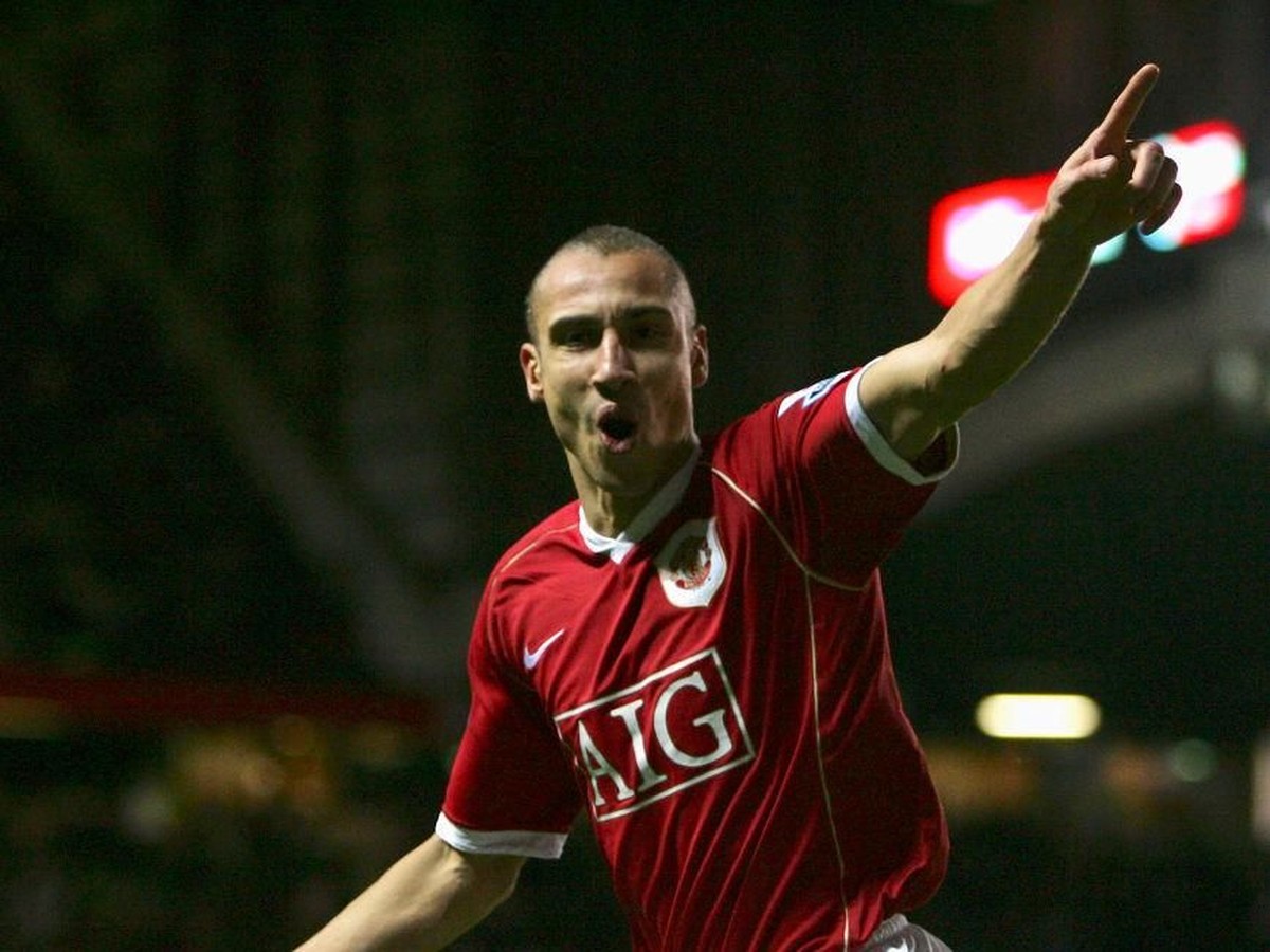 Larsson mencetak tiga gol selama berseragam MU. Foto: Alex Livesey/Getty Images