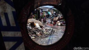 Habis Banjir Terbitlah Gunungan Sampah