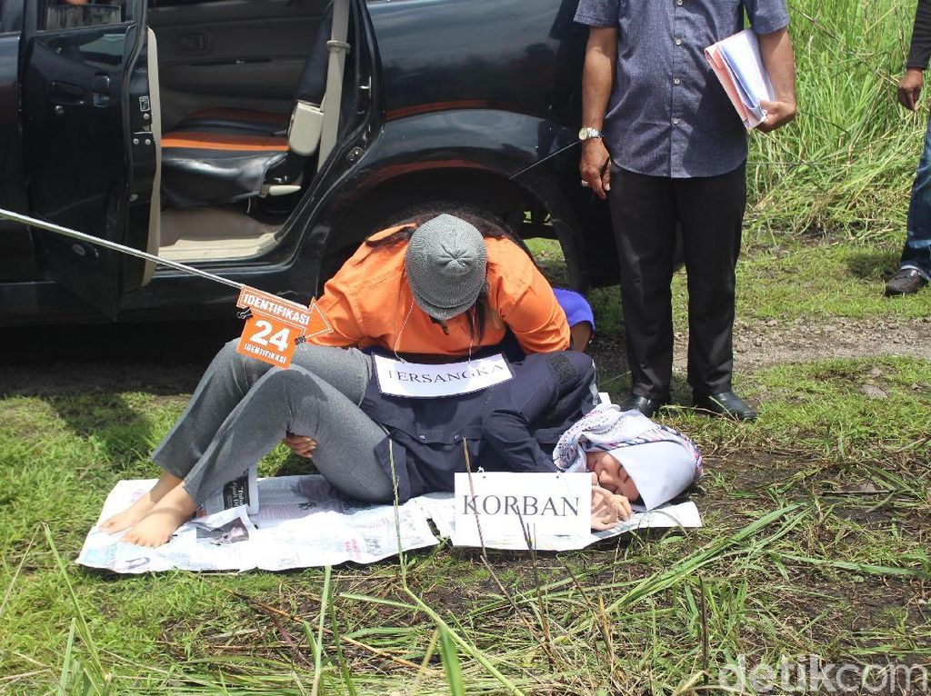 Kasus Pembunuhan Mahasiswi Akper Direkonstruksi, 26 Adegan Diperagakan Kasus Pembunuhan Mahasiswi Akper Direkonstruksi, 26 Adegan Diperagakan