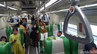 Foto: Antusiasme Warga Naik KA Bandara Solo yang Masih Gratis