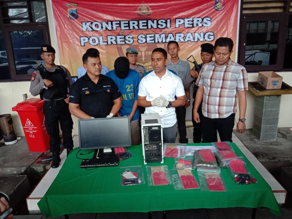 Tipu-tipu Calo PNS, 2 Honorer Satpol PP Semarang Keruk Ratusan Juta Tipu-tipu Calo PNS, 2 Honorer Satpol PP Semarang Keruk Ratusan Juta