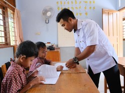 Digaji Rp 300 Ribu, Guru SLB Ini Nyambi Ojol dan Raup Rp 3 Juta/Bulan