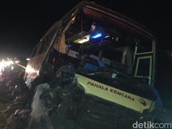 Tabrakan Bus dan Truk di Tol Cipali, Dua Orang Tewas
