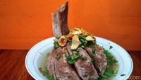 Kenyal Gurih Bakso Rendang yang Diracik Mantan Tentara
