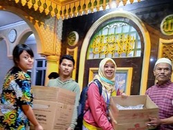 Inspiratif! Organisasi Ini Berikan Bantuan Berupa MPASI untuk Bayi Korban Banjir