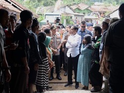 Jokowi Minta Korban Longsor di Sukajaya Bogor Mau Direlokasi