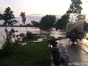 Jalan Antar Kecamatan Lamongan dan 20 Hektare Lahan Pertanian Terendam Banjir