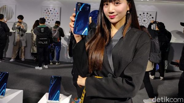 Wujud Realme X50, Ponsel 5G Murah Meriah