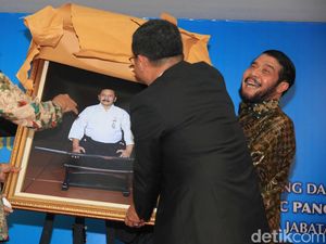Ini Kenang-kenangan Anwar Usman untuk Palguna