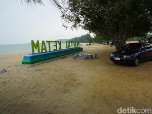 Segaris Pantai dengan Dua Nama