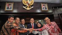 Satukan Tangan! Mahfud Md dan Pimpinan KPK Siap Perangi Korupsi