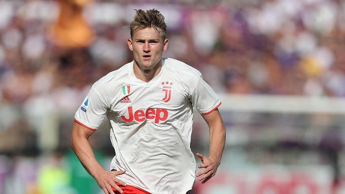 FLORENCE, ITALY - SEPTEMBER 14: Matthijs De Ligt of Juventus FC in action during the Serie A match between ACF Fiorentina and Juventus at Stadio Artemio Franchi on September 14, 2019 in Florence, Italy.  (Photo by Gabriele Maltinti/Getty Images)
