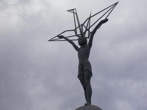 Kisah Nyata Sadako, Gadis Jepang Melawan Ganasnya Efek Bom Atom