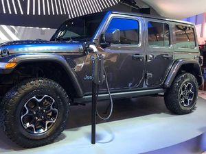 Jeep Wrangler Kini Lebih Ramah Lingkungan