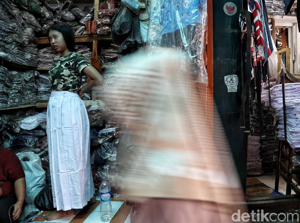 Pasar Jatinegara Kembali Berdenyut Usai Banjir Surut Pasar Jatinegara Kembali Berdenyut Usai Banjir Surut