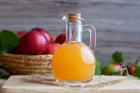 Cuka apel dapat membantu hilangkan bekas jerawat.