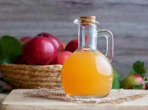 Ade Rai tentang Manfaat Cuka Apel, Lancarkan Pencernaan dan Bikin Perut Langsing