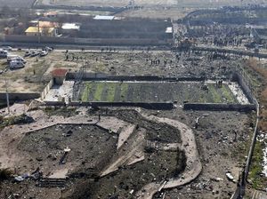 Foto-foto Lokasi Jatuhnya Pesawat Ukraina di Iran