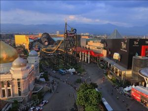 Menjawab Tantangan Bisnis Pusat Perbelanjaan dan Retail 2020 Menjawab Tantangan Bisnis Pusat Perbelanjaan dan Retail 2020