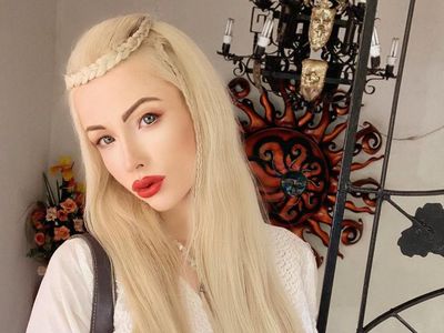 Potret Wanita yang Kini Tak Suka Penampilan Cantiknya Mirip Barbie
