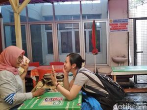 Kata Pria Soal Larangan Merokok Khusus Wanita di Pamulang Kata Pria Soal Larangan Merokok Khusus Wanita di Pamulang