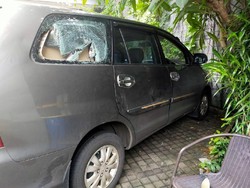 Polisi Temukan 15 Buah Pembersih Wajah di Mobil Innova yang Dikejar Massa