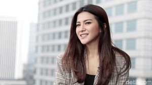 Jatuh Hati dengan Dita Fakhrana dan Senyum Manisnya