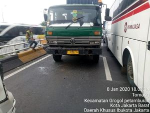 Kecelakaan Beruntun di Jalan Layang Grogol Jakbar, Lalin Macet