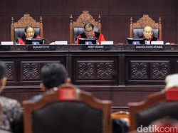 Presiden Belum Siap, Sidang Gugatan UU ITE di MK Ditunda