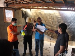 Rekonstruksi Ungkap Bule Belanda Akan Bakar Diri Usai Bunuh Mantan Istri