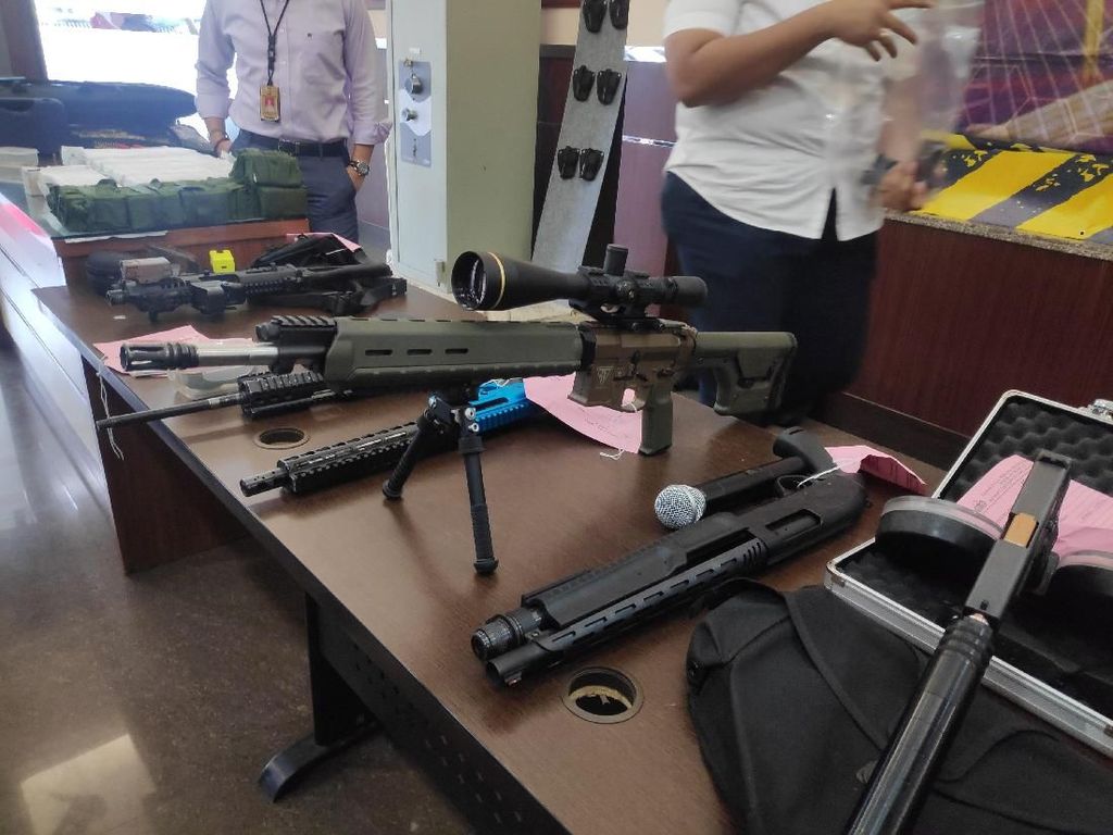 Polisi Sebut Anak Ayu Azhari Jual Senpi Pribadi ke Si Koboi Lamborghini Polisi Sebut Anak Ayu Azhari Jual Senpi Pribadi ke Si Koboi Lamborghini
