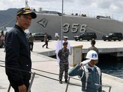 Fadli Zon Singgung Jokowi ke Natuna, Ngabalin Membela