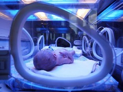 Menangis Terlalu Keras, Paru-paru Bayi Baru Lahir Ini Kolaps