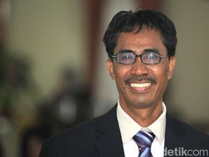 Hakim Konstitusi Daniel Usul Negara Bikin Buku Nikah Beda Agama Hakim Konstitusi Daniel Usul Negara Bikin Buku Nikah Beda Agama