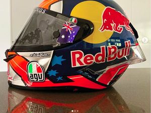 Beda Spek Helm Pembalap dan Helm Biker Harian