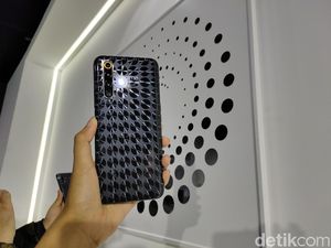 Realme X50 5G Hadir Dalam Versi Point and Line Realme X50 5G Hadir Dalam Versi Point and Line