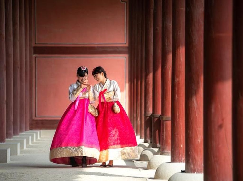 Kenalan dengan Hanbok, Pakaian Warna-Warni Khas Korea