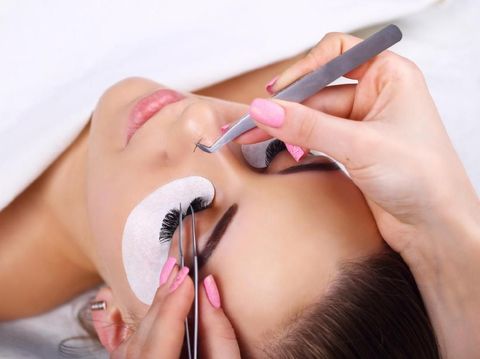 Pilih Eyelash Extension atau Keratin Lash Lift? Cek Perbandingannya di Sini