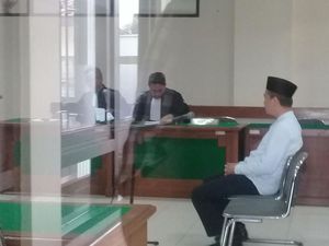 Ketemu Kontraktor di Solo, Jaksa Eka Minta Fee 8% dari Nilai Proyek Ketemu Kontraktor di Solo, Jaksa Eka Minta Fee 8% dari Nilai Proyek