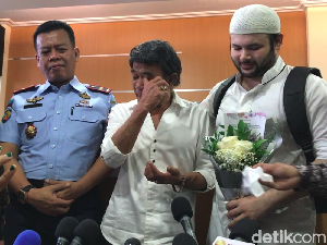 Rhoma Irama Menangis Ridho Rhoma Bebas Rhoma Irama Menangis Ridho Rhoma Bebas