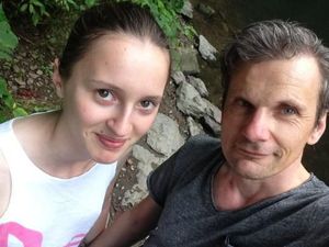 Aktor Tinggalkan Pekerjaan Demi Pacari Wanita 29 Tahun Lebih Muda Aktor Tinggalkan Pekerjaan Demi Pacari Wanita 29 Tahun Lebih Muda