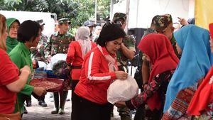 Dharma Pertiwi dan OASE Bantu Korban Banjir